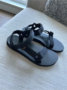 Black Teva Original